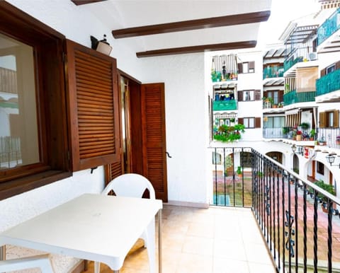 BONITO APARTAMENTO PARA 4 PERSONAS, CENTRO DE MORAIRA Apartment in Moraira