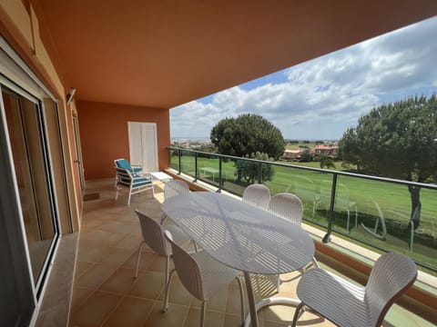 Property building, Balcony/Terrace, City view, City view, Sea view, Sea view