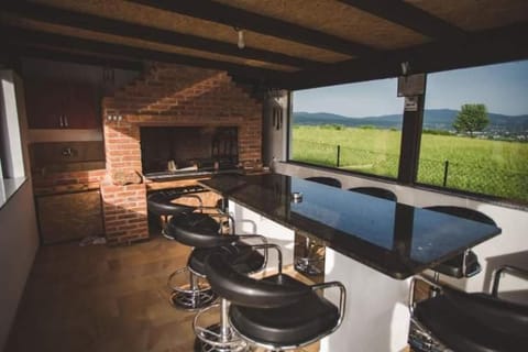 BBQ facilities, Lounge or bar