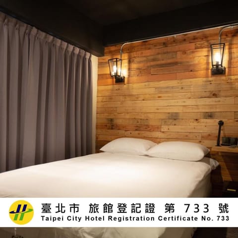 Bed, Photo of the whole room, Logo/Certificate/Sign, Bedroom
