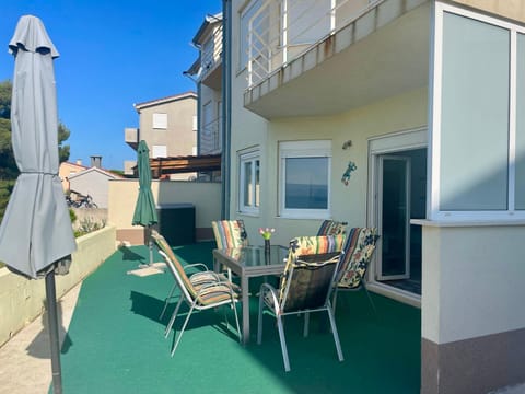 Property building, View (from property/room), Balcony/Terrace, Dining area, sunbed