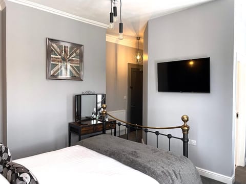 TV and multimedia, Bedroom, hair dryier