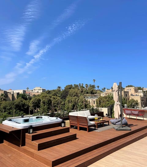 Patio, Hot Tub, sunbed