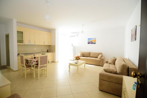 Harris&Arvien Apartment's Apartment in Vlorë