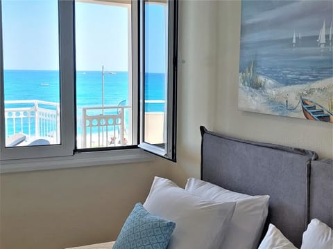 Bedroom, Sea view