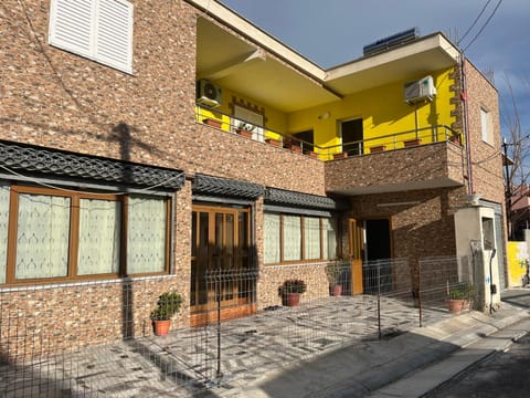 Property building, Day, Street view