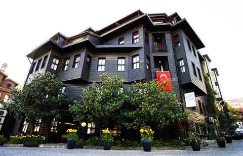 Property building, Facade/entrance