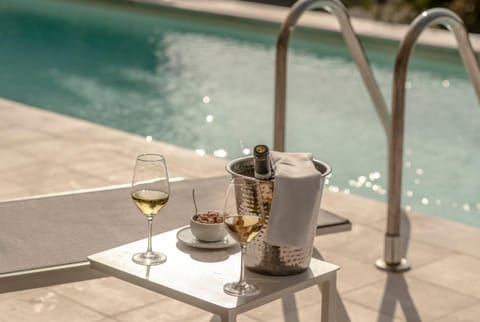 Swimming pool, Alcoholic drinks