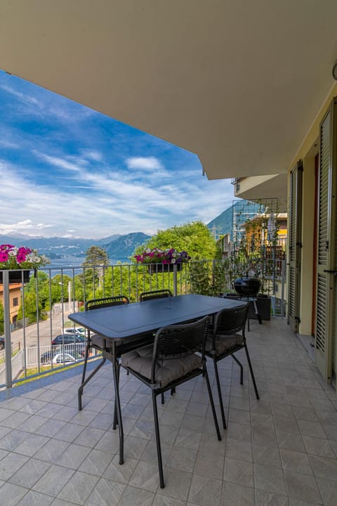 Natural landscape, View (from property/room), Balcony/Terrace, Lake view