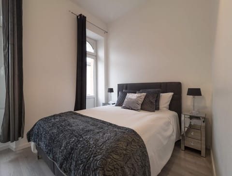 EXECUTIVE DOUBLE ROOM WITH EN-SUITE IN GUEST HOUSE CITY CENTRE r4 Bed and Breakfast in Luxembourg