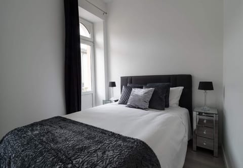 EXECUTIVE DOUBLE ROOM WITH EN-SUITE IN GUEST HOUSE CITY CENTRE r4 Bed and Breakfast in Luxembourg
