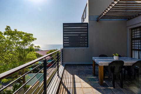 Patio, View (from property/room), Balcony/Terrace, Dining area, Sea view