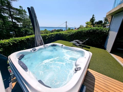 Hot Tub, Balcony/Terrace, Sea view