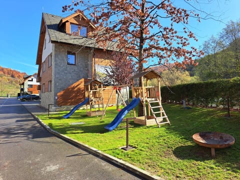 Property building, Area and facilities