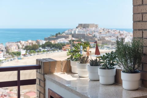Nearby landmark, Day, Natural landscape, View (from property/room), Balcony/Terrace, Beach, City view, Sea view