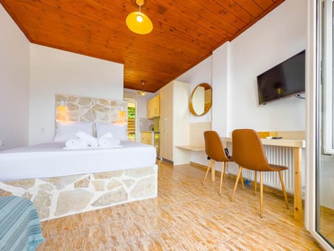 The Life Suites Bed and Breakfast in Euboea