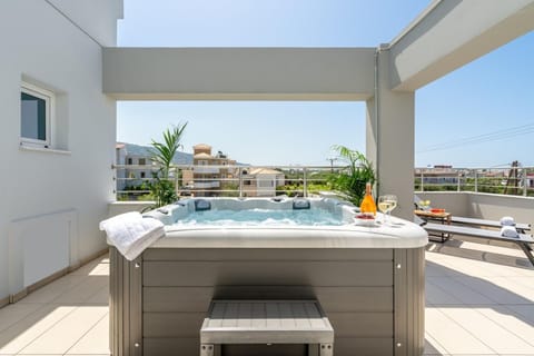 Villa Isabella Luxury Living rooftop Jacuzzi Villa in Crete
