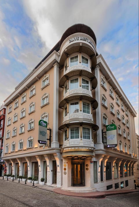 Property building, City view, Location