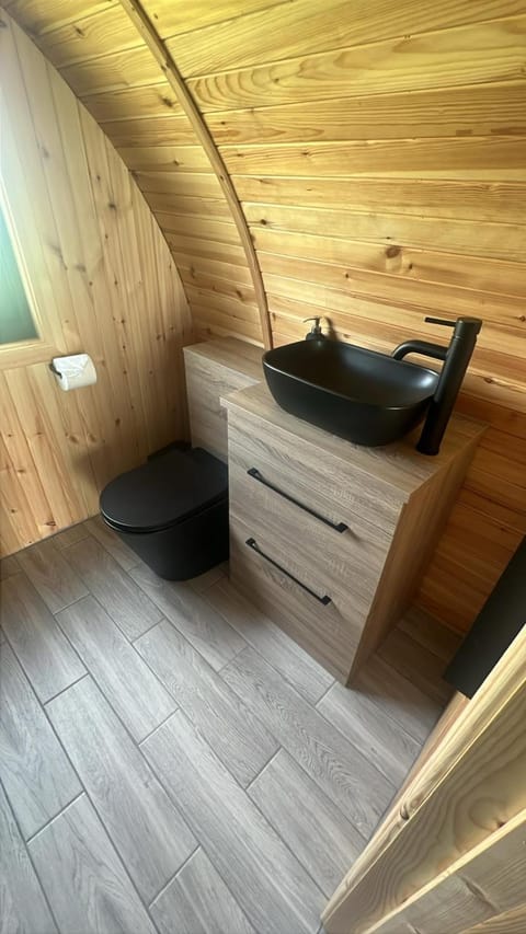 Fulshaw Mill Holidays Nature lodge in England