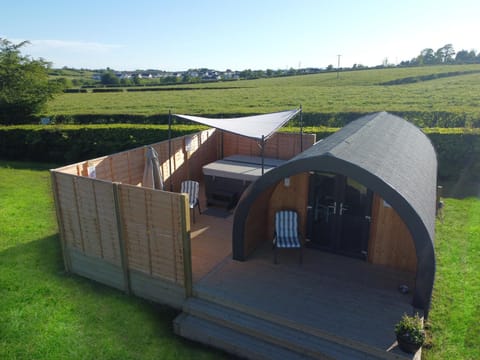 Property building, Hot Tub, Hot Tub