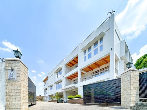 Property building, Day