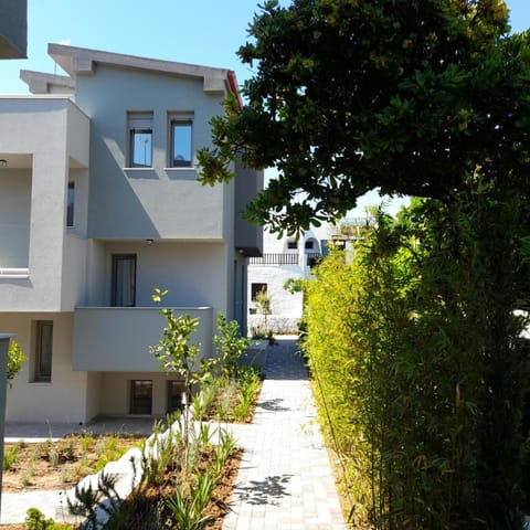 Property building, Garden view