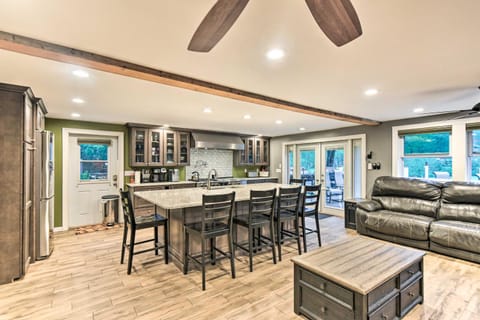 Waterfront Ashland Home about 2 Mi to Downtown! House in Ashland