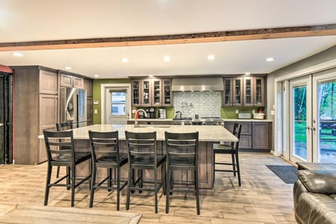 Waterfront Ashland Home about 2 Mi to Downtown! House in Ashland