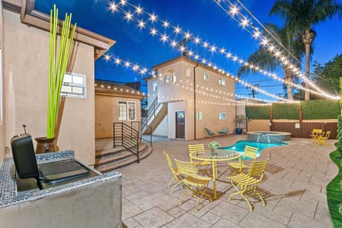 Beverly Grove Spanish Oasis with Pool and detached Guest House Villa in West Hollywood