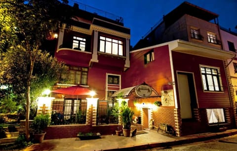 Property building, Facade/entrance, Garden, Decorative detail