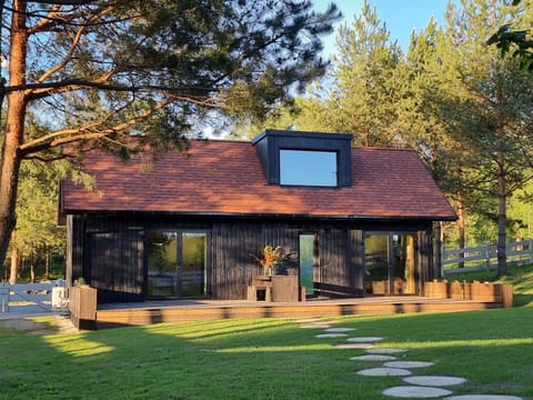 Property building, Spring, Day, Natural landscape, Garden, Garden view
