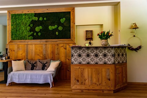 Lobby or reception, Internal: Not applicable to any particular room