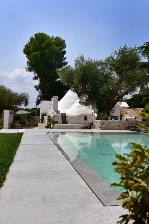 Solarium, Swimming pool, sunbed