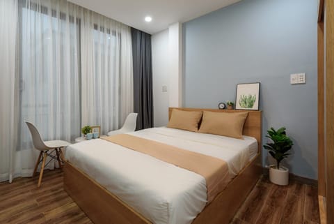 Photo of the whole room, Bedroom