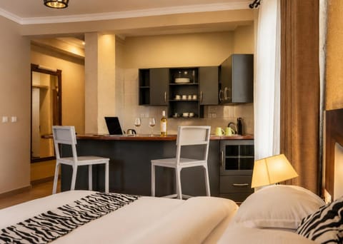 Bed, Kitchen or kitchenette, Bedroom, Communal kitchen, bunk bed, kitchen