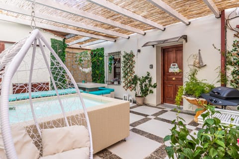 Property building, Swimming pool