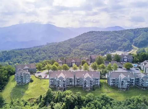 Stone Crest Summit by Beyond Expectations w Pool House in Gatlinburg