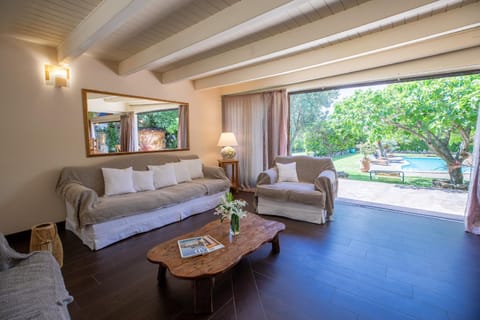 Living room, Seating area, Garden view