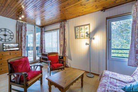 Village center with balcony view and parking Apartment in La Clusaz