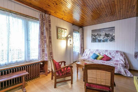 Village center with balcony view and parking Apartment in La Clusaz