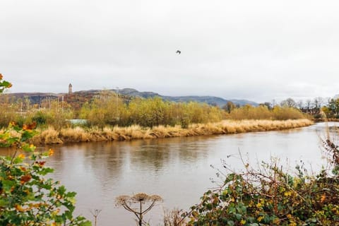 Neighbourhood, Natural landscape, River view