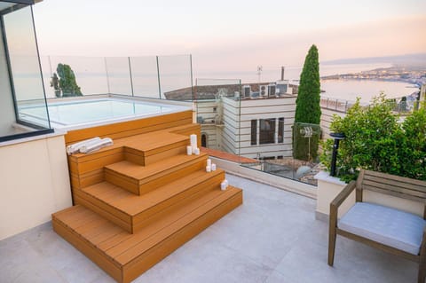 Balcony/Terrace, Balcony/Terrace, City view, Sea view, Swimming pool
