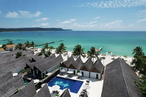 Property building, Beach, Swimming pool