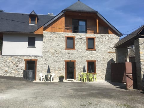 Property building, Day