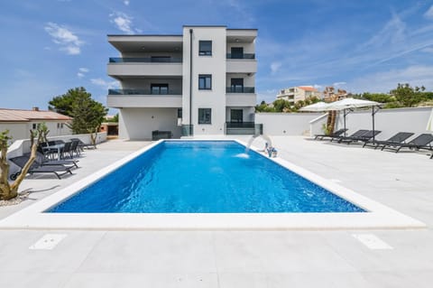 Property building, Swimming pool