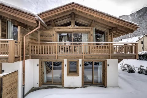 Chalet Lily by Brennus Chamonix Chalet in Chamonix