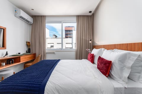 Bed, TV and multimedia, Photo of the whole room, Bedroom, air conditioner