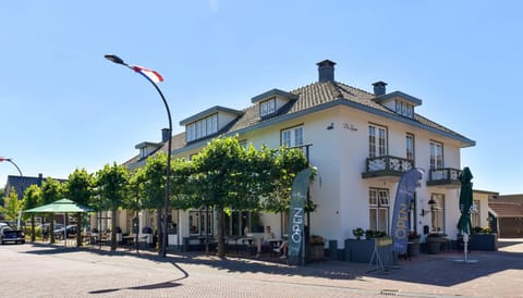 Property building, Day, Neighbourhood, Street view, Location