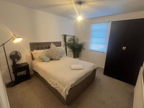 Warwick Town Centre Property Apartment in Warwick