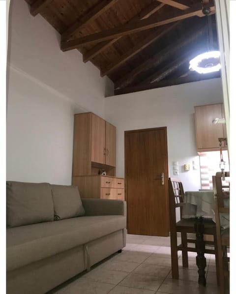 Barbajonn's Stone House House in Islands